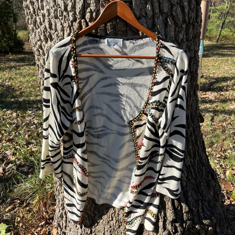⬇️Price Drop!⬇️ Just B beaded cardigan in size M